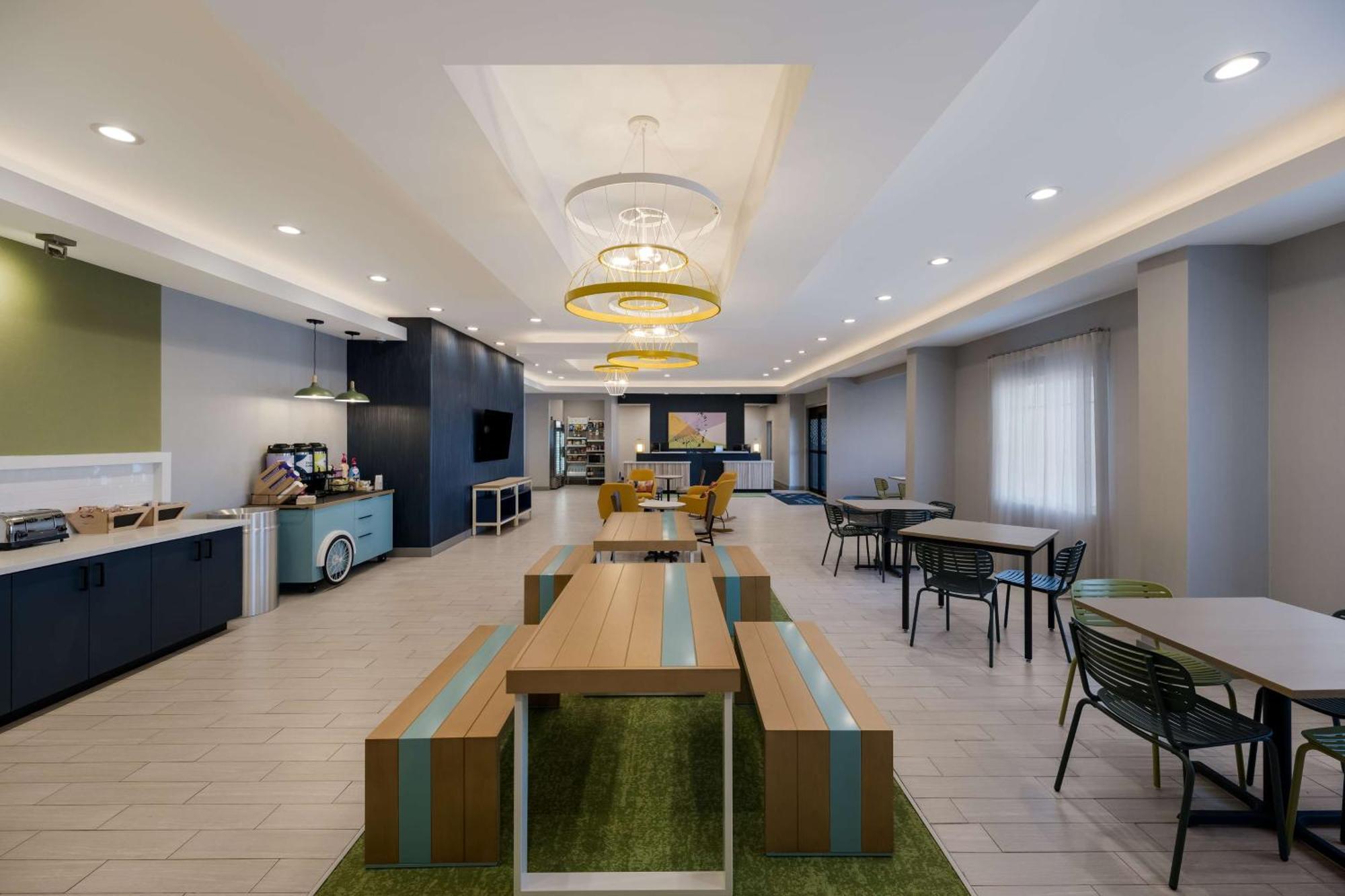 ซูเปอร์ 8 บาย วินด์แฮม มิดแลนด์ เซาท์ Hotel ภายนอก รูปภาพ