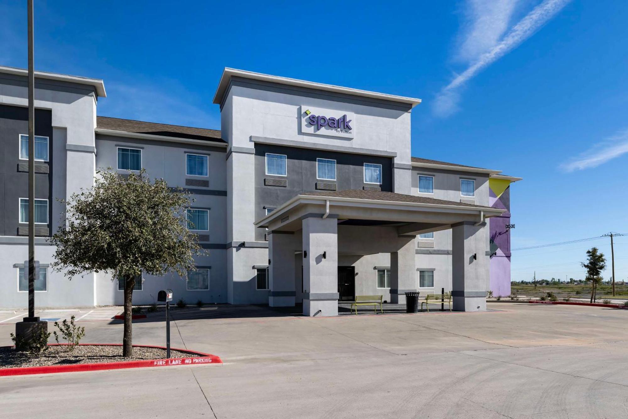 ซูเปอร์ 8 บาย วินด์แฮม มิดแลนด์ เซาท์ Hotel ภายนอก รูปภาพ